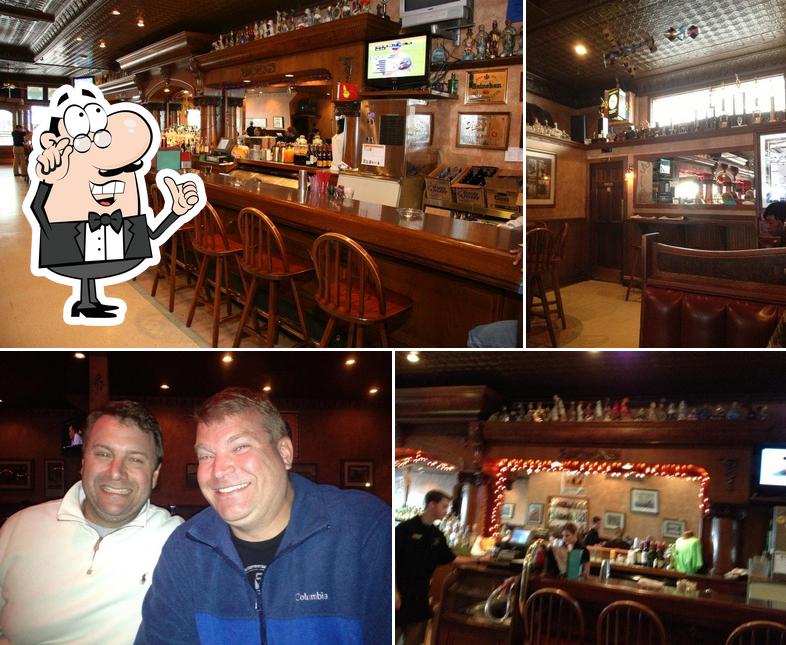 Horn's Gaslight Bar & Restaurant, 7300 Main St in Mackinac Island