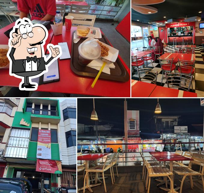 Посмотрите на внутренний интерьер "KFC Way Halim Lampung"