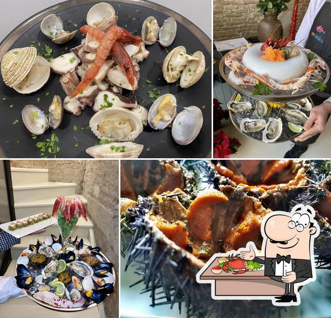В "Malia boutique restaurant" вы можете попробовать разные блюда с морепродуктами