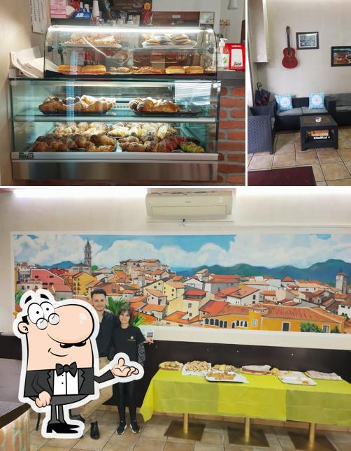 Questa è la foto che presenta la interni e cibo di BAR Losas_solo CHICCO D'ORO