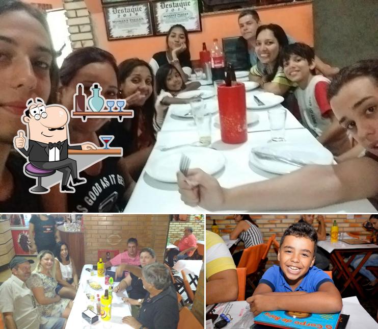 O interior do Pizzaria Moraes