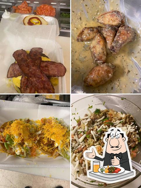 Еда в "Mr. Taco, Wings & Potato - Fast Food Restaurant Milwaukee"