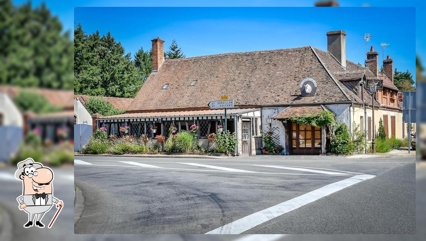 Profitez de la vue de l'espace ouvert de Auberge Du Cheval Blanc