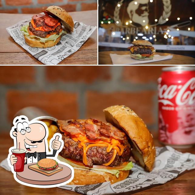 Get a burger at Democrata Barbearia, Pub & Foodtruck