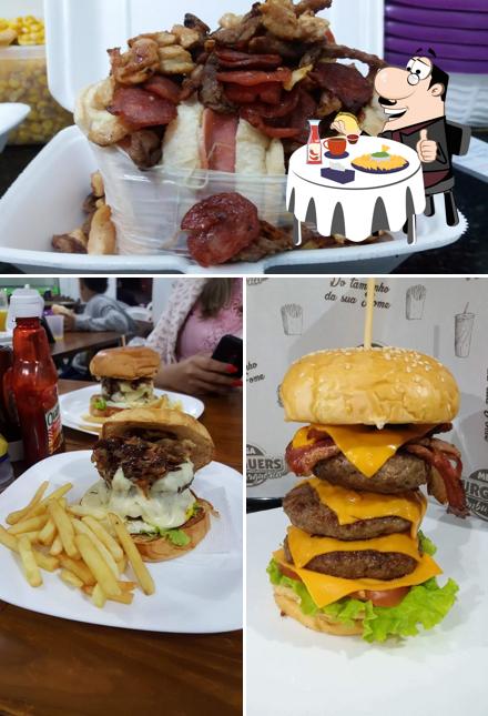 Experimente um hambúrguer no Mega Burguers Hamburgueria & Pizzaria