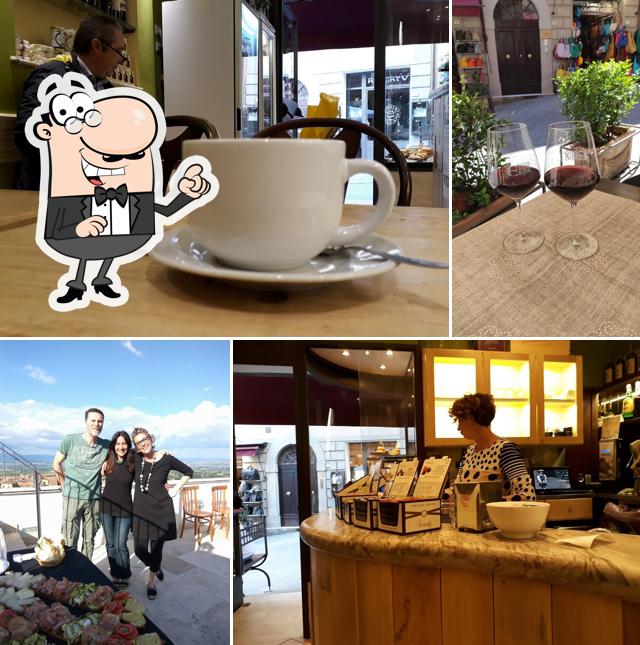 Gli interni di Bar Enoteca Piazza Delle Erbe