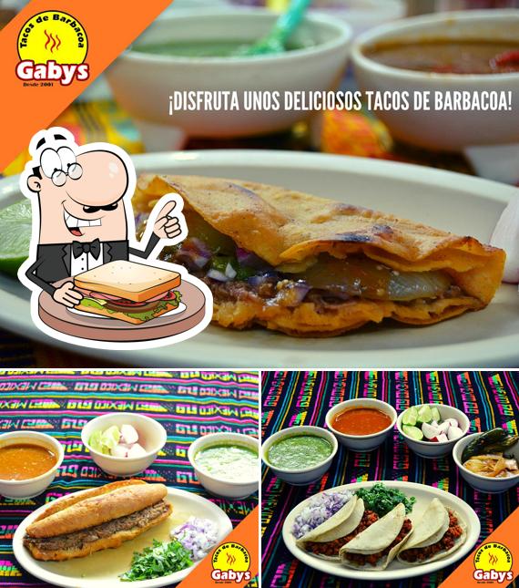 Попробуйте бутерброды в "Tacos de Barbacoa Gabys - Lopez Mateos"