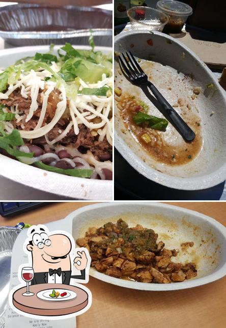 Chipotle Mexican Grill, 60 Crescent Dr Ste G in Pleasant Hill Restaurant menu and reviews