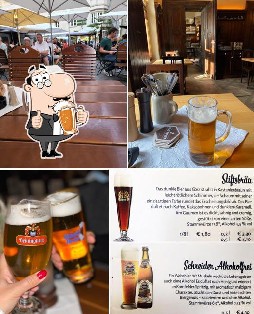 "Glöckl Bräu" предоставляет гостям широкий выбор сортов пива