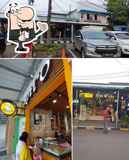 Roti'O Stasiun Pasar Senen, Central Jakarta Restaurant reviews