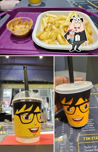 The picture of drink and food at The Shake maker