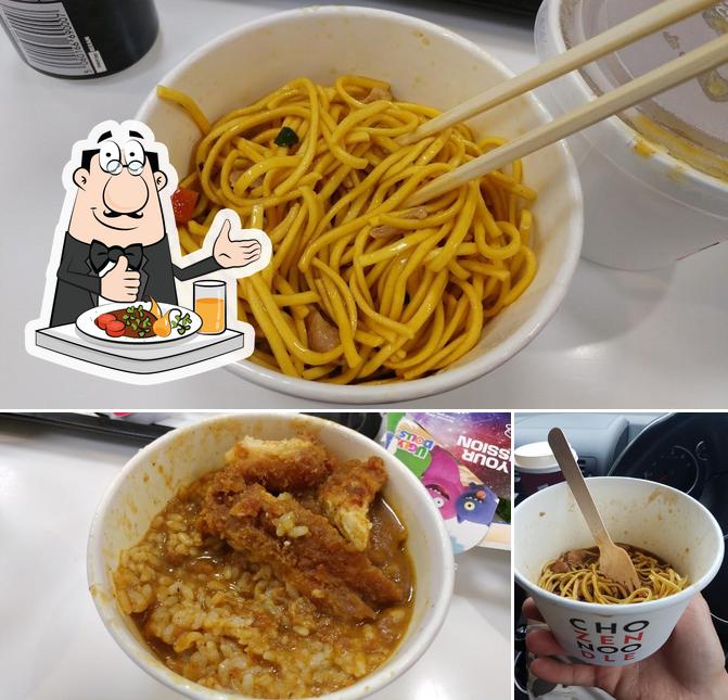 Еда в "Chozen Noodle"