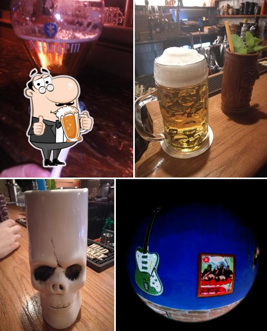 Waikiki speaki-tiki bar