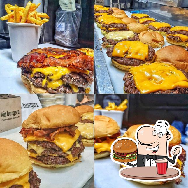 Delicie-se com um hambúrguer no Burgers Rio - Ipanema