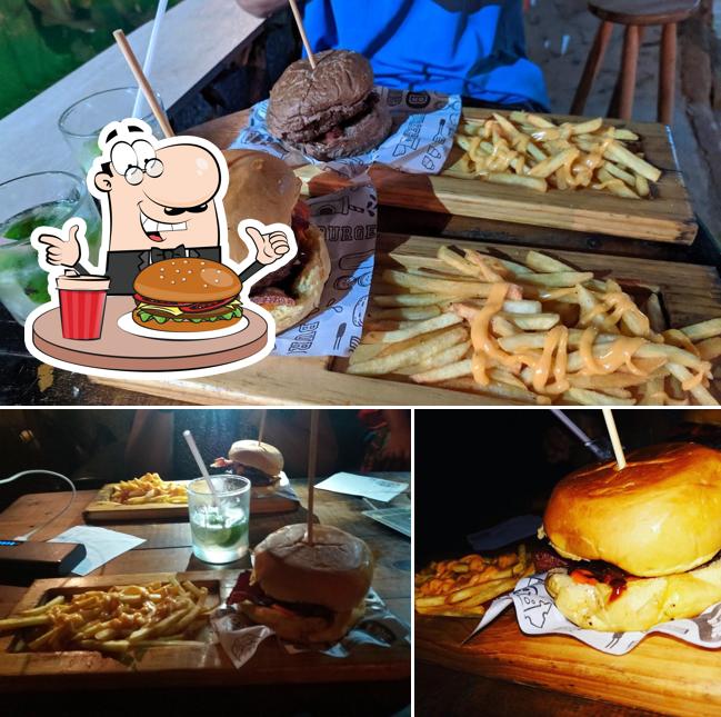 Peça um hambúrguer no TAVERNA DO TROLL PUB BURGER