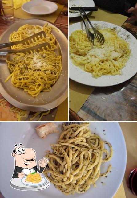 Spaghetti alla carbonara al Trattoria A Casa Di Rita