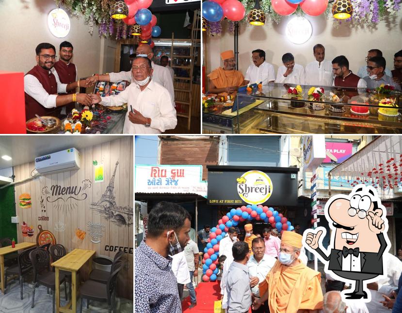 SHREEJI CAKES & CAFE