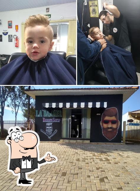 O Mancini Barber Shop se destaca pelo interior e exterior