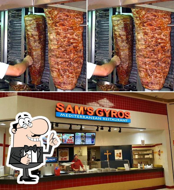Взгляните на снимок ресторана "Sams Gyros"