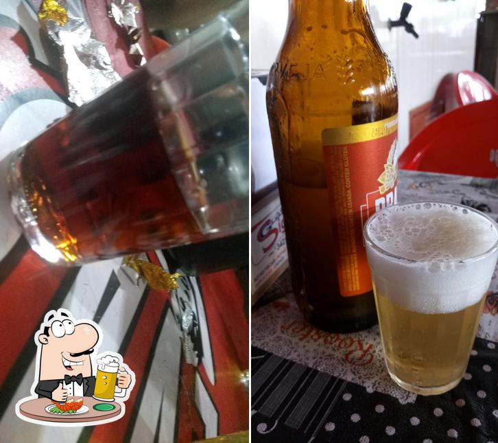 Peça um copo de cerveja leve ou escura