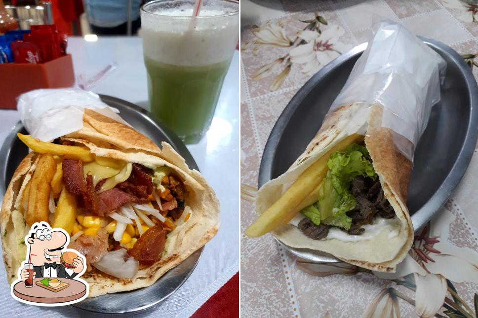 Delicie-se com um hambúrguer no Shawarma Geniu's Lanches