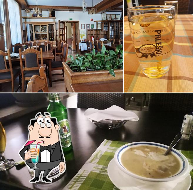 Dai un’occhiata alla foto che raffigura la bevanda e tavolo da pranzo di GOSTILNA PROSNIK, MARIJA JERIČ, s.p