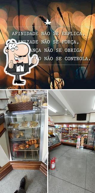 See this picture of Pão e Leite