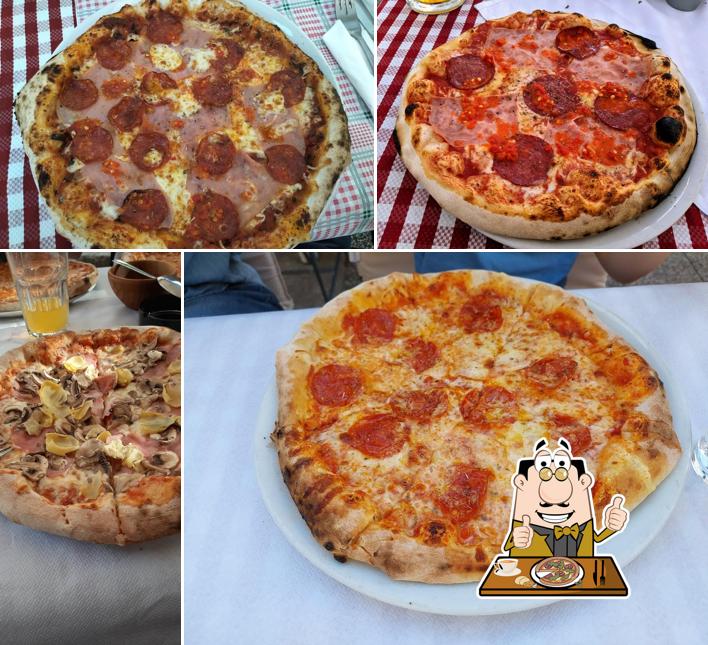 Essayez des pizzas à Pizzeria Napoli