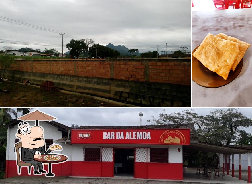 A foto da exterior e comida a Bar da Alemoa