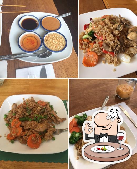Cilantro Thai Cuisine in Marion Restaurant menu and reviews
