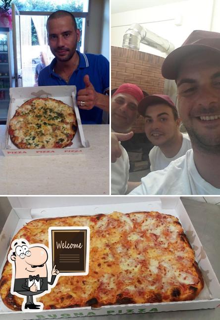 Guarda la foto di Pizzeria del viale