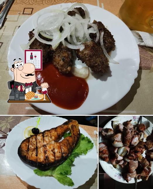 Tómate un plato con carne en Бар Rapana