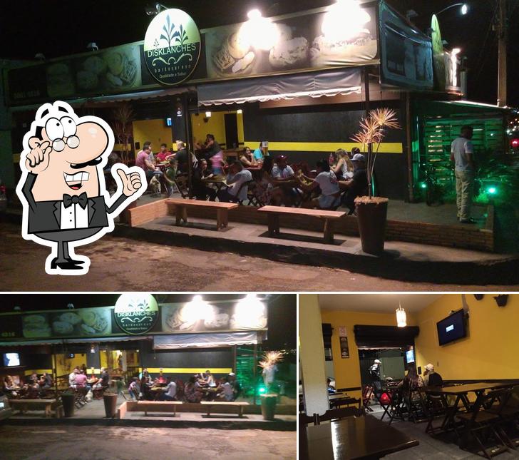 O interior do Pizzaria e Hamburgueria - Sareon