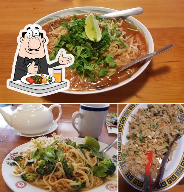 Locks Thai Cuisine in Jetmore Restaurant menu and reviews