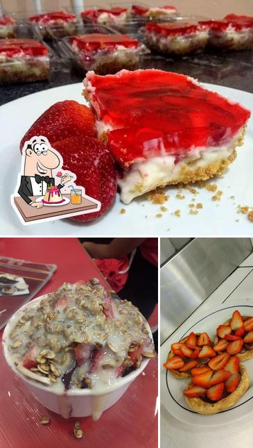 Esfiha Mix Cupecê serve uma escolha de pratos doces