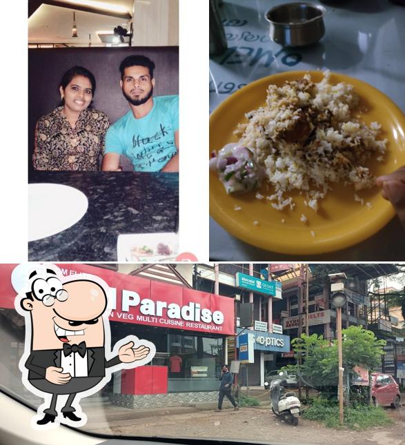 Here's a picture of Food Paradise