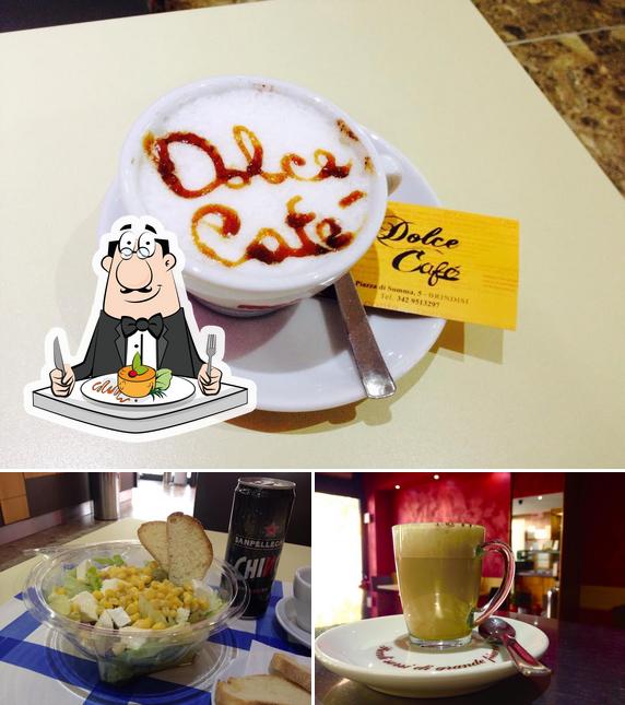 La foto di cibo e birra da Dolce Café