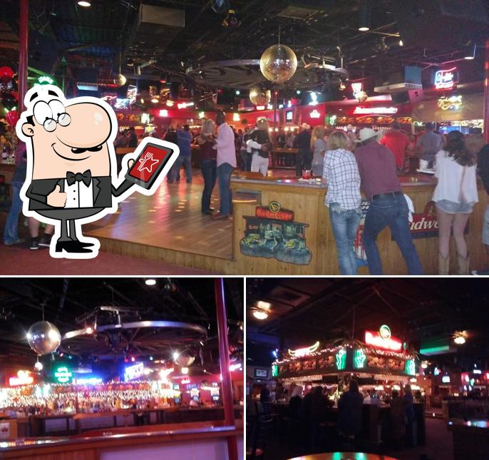 Johnny B Dalton's Night Club in Conroe Restaurant reviews