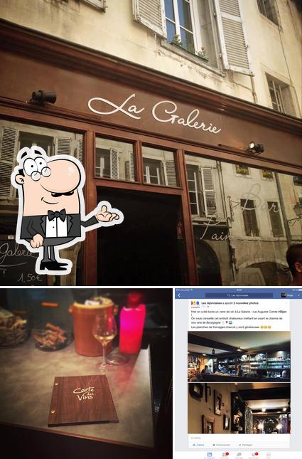 L’image de la intérieur et comptoir de bar de La Galerie’s