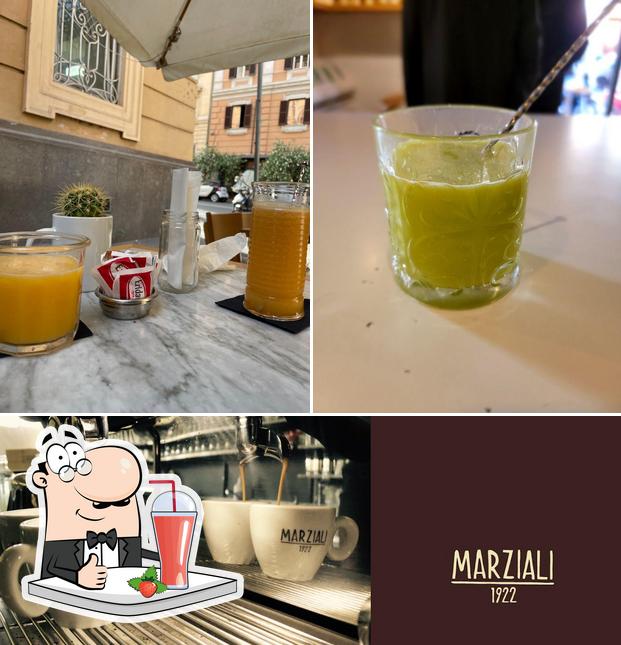 Goditi un drink a Marziali 1922