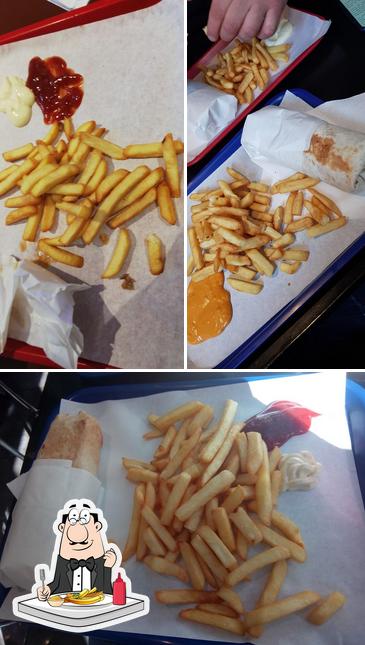 Essayez des frites à Au Bon Goût