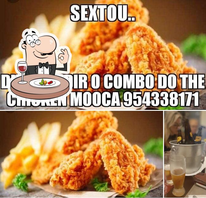 A comida e cerveja do restaurante