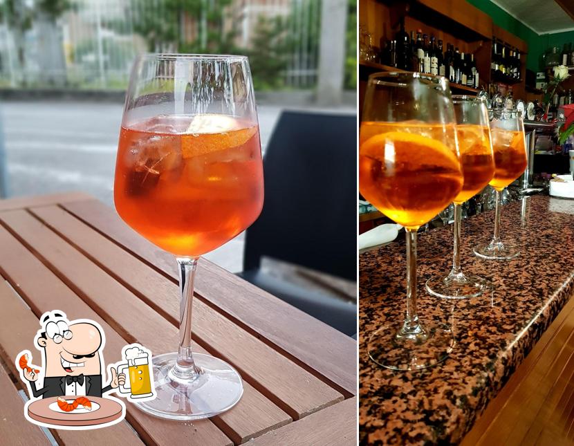 Puoi prenderti un rinfrescante bicchiere di birra chiara o scura