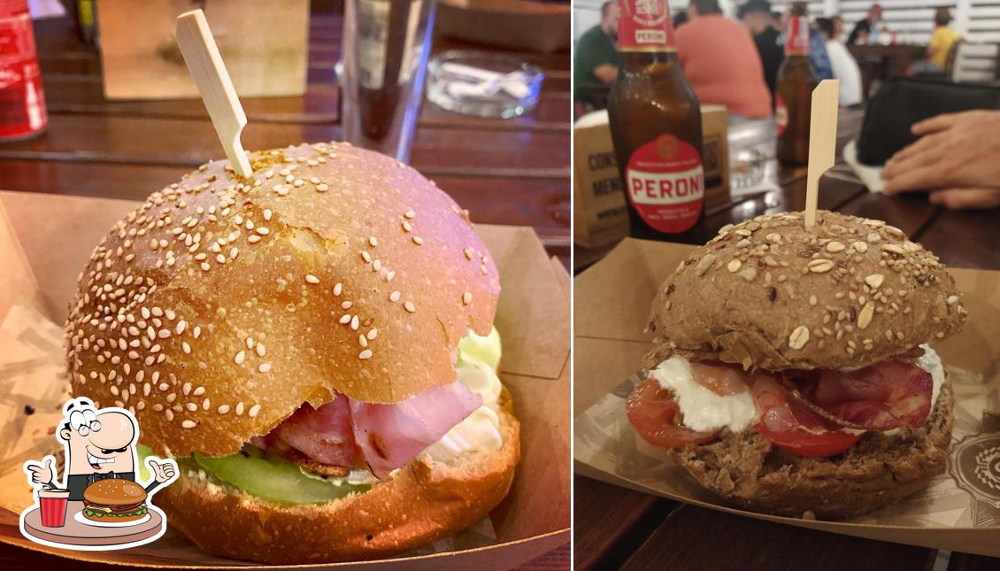 Prenditi un hamburger a Fratelli Gourmet - Castellaneta Marina