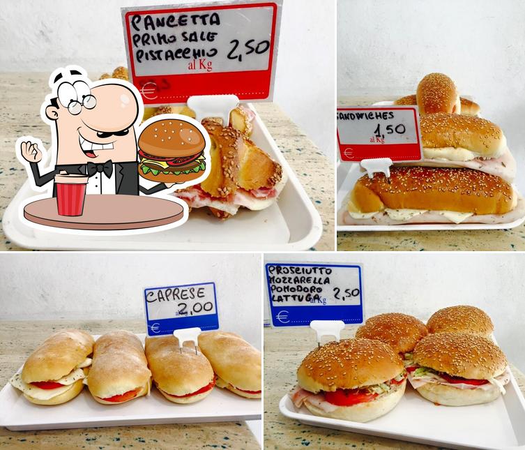 Gli hamburger di Panificio Tricomi Via Tricomi potranno incontrare molti gusti diversi