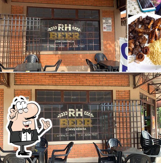 A RH Beer Conveniência se destaca pelo interior e frutos do mar