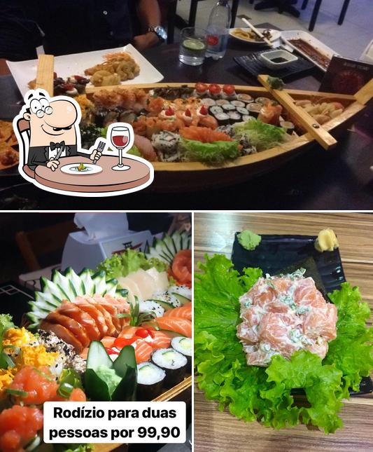 Comida em Hard Sushi House