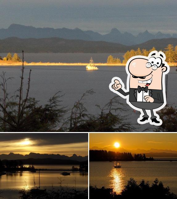 Quadra Island Harbour House Bed & Breakfast in Campbell River