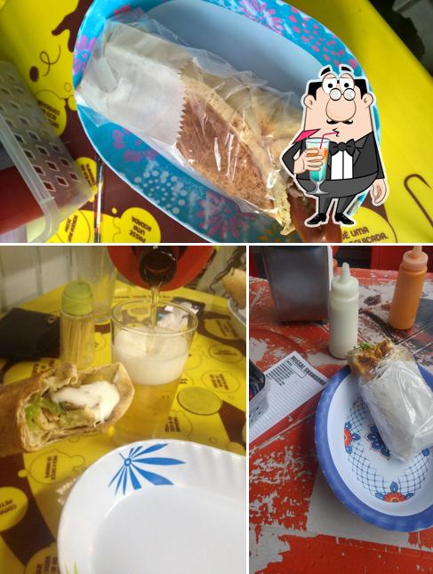 Entre diversos coisas, bebida e comida podem ser encontrados a Lanches Missal Shawarma