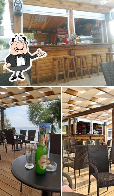 Gli interni di Beach Bar Vrulja